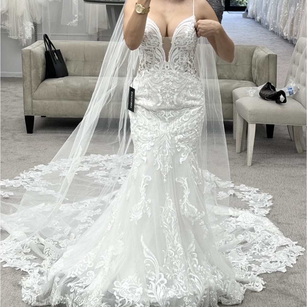 Wedding Dress KittyChen Couture - new size 4, no veil
